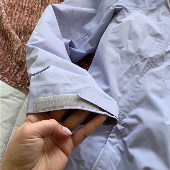 Two coats, one shell and one lining, size medium - Picture 13 of 13